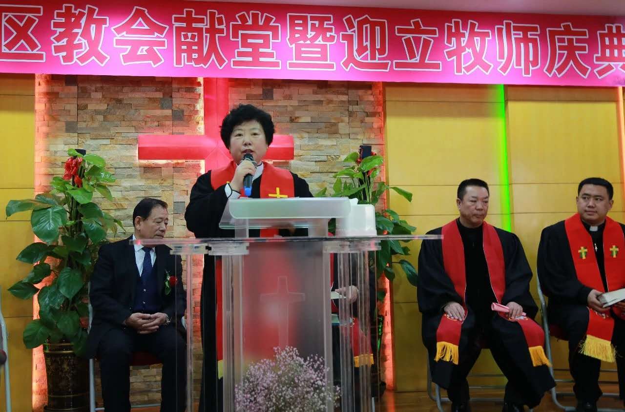 庆典在刘彦牧师的祝福祷告声中圆满落幕.(马丽  刘彦)